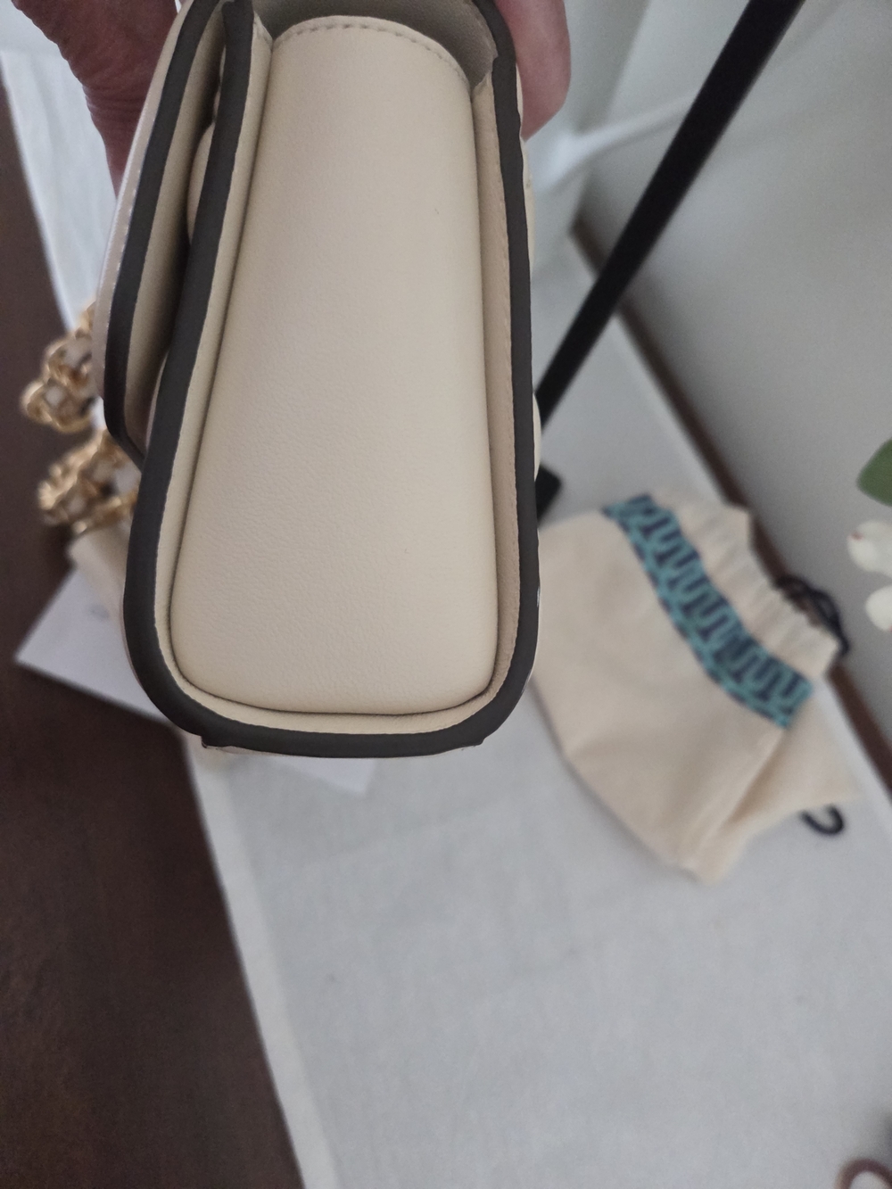 Tory Burch Flemming  Convertable Shoulder Bag with Tassel - Picture 4 of 7